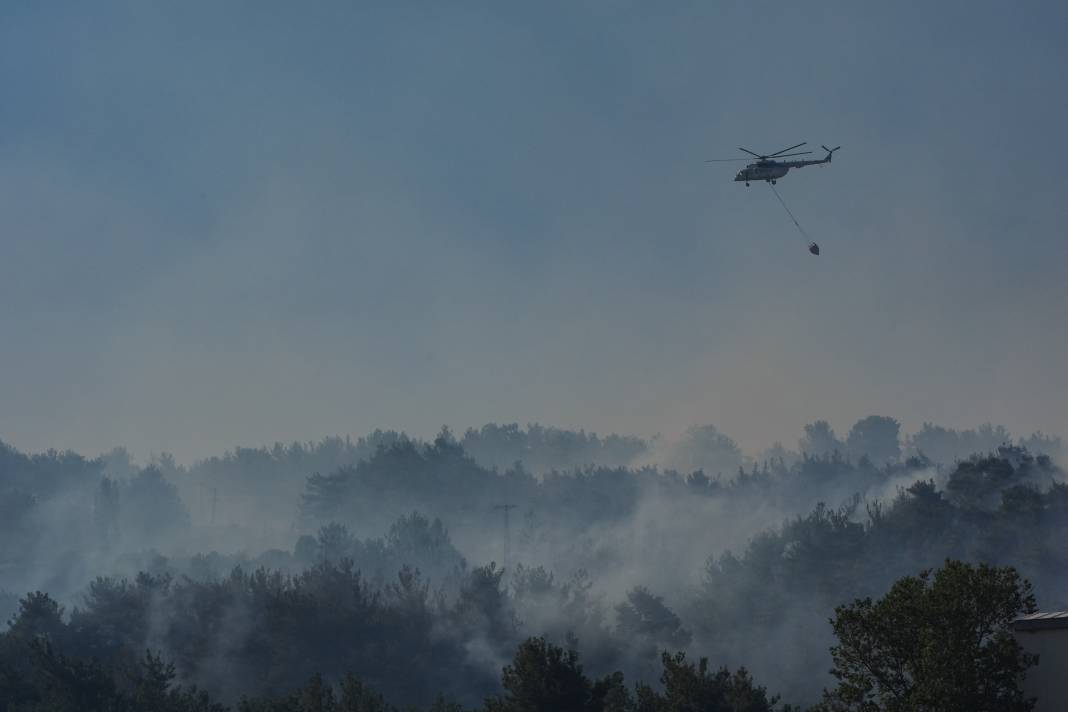 Bornova’daki orman yangını 23 saat sonra kontrol altına alındı 32